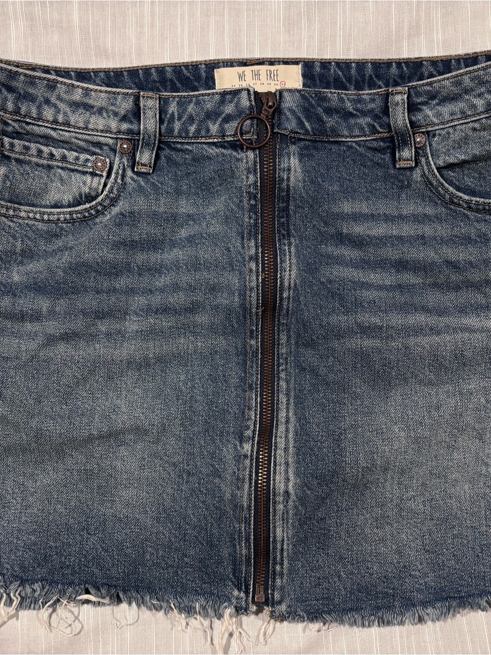 Free People We The Free Zip Front Denim Mini Skirt Size 31 Raw Hem Blue